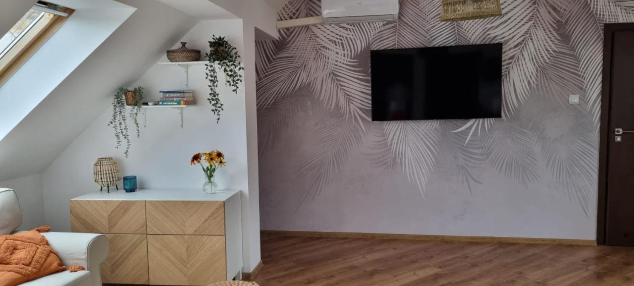 Apartament W Centrum - Nasze Poddasze Ustrzyki Dolne Exterior photo